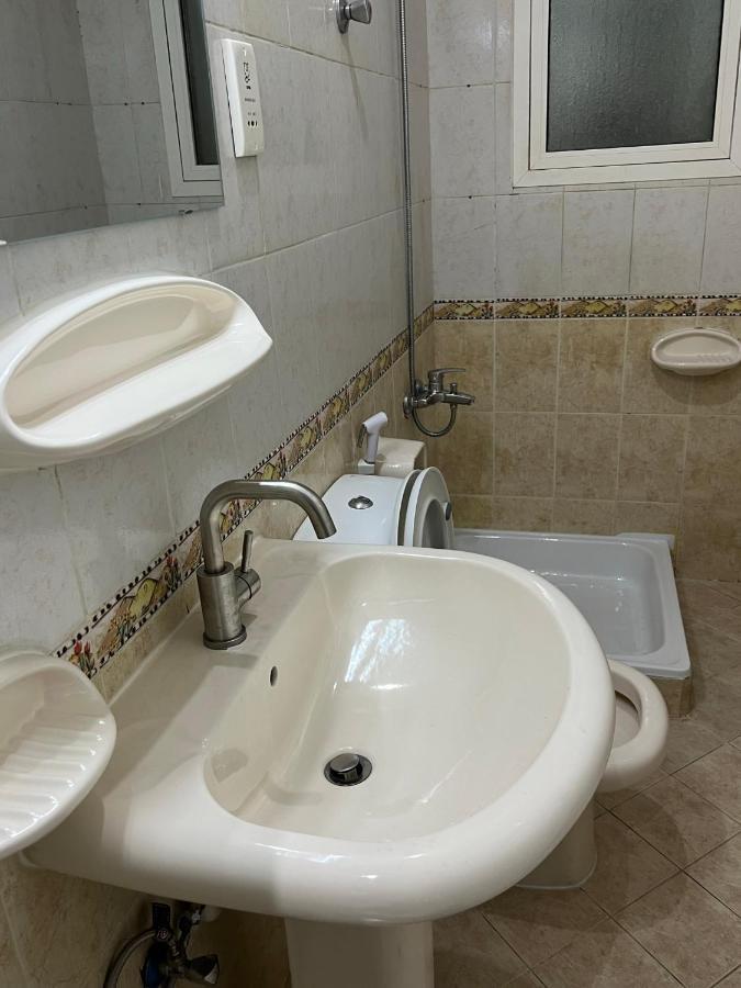 Welcom Tourist Hostel Dubai Eksteriør billede